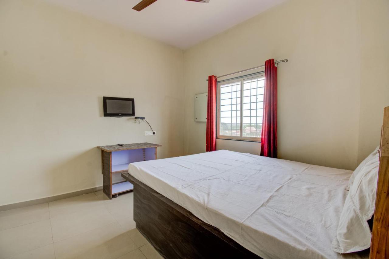 Spot On R D Homestay 1 Dispur Экстерьер фото